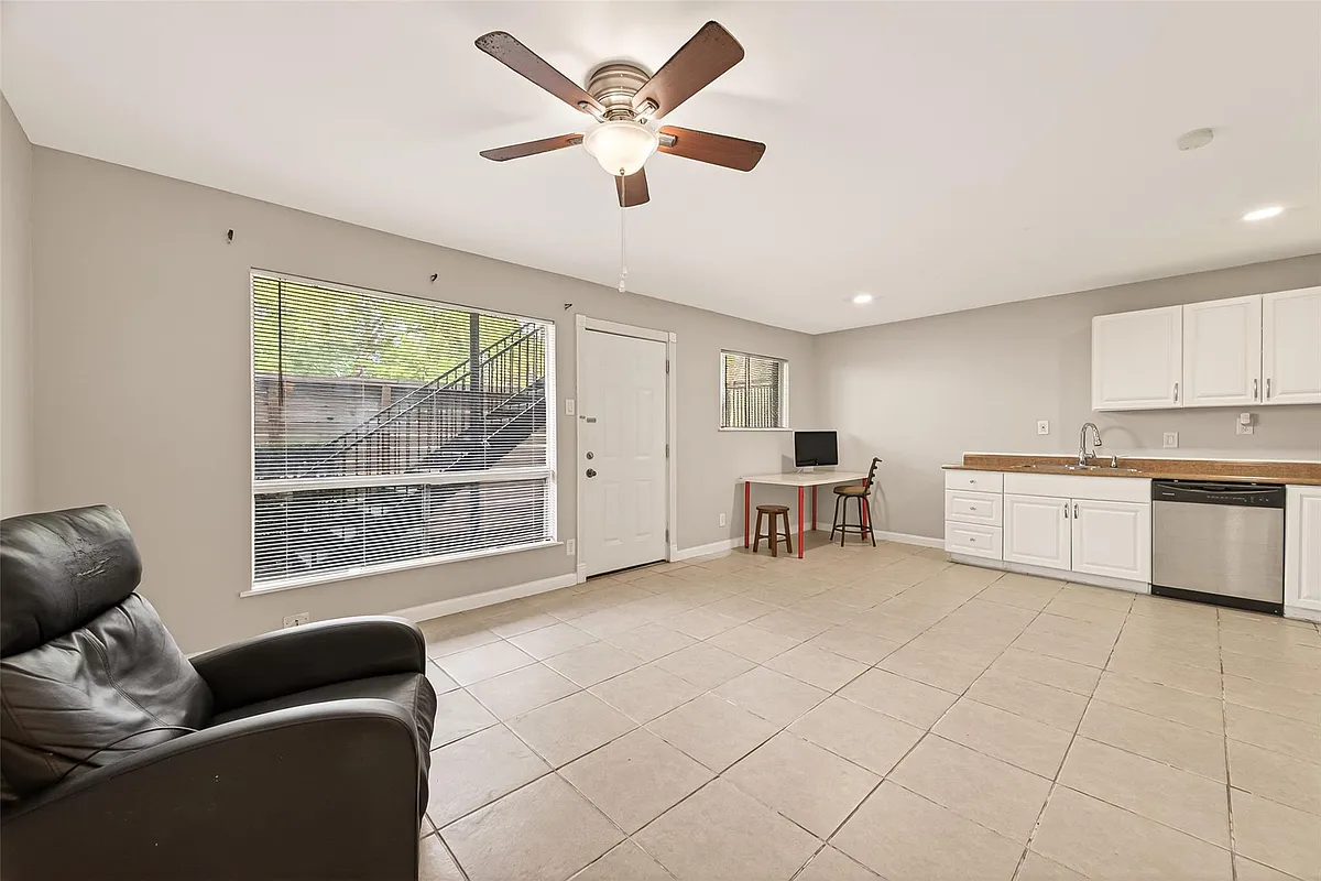 Building Photo - 1529 Wirt Rd #1