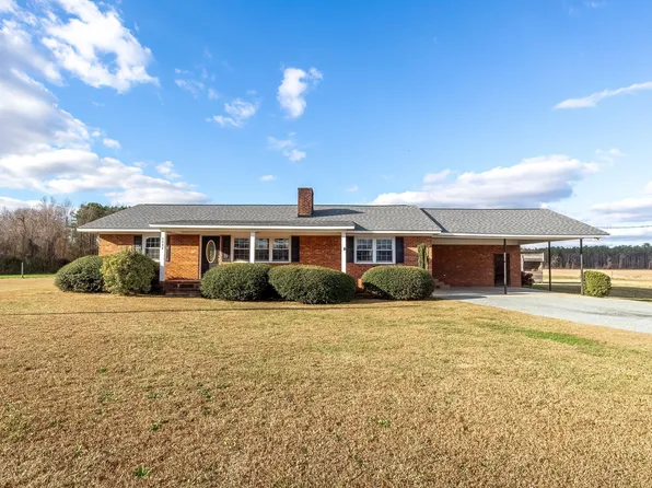 9082 Harper House Rd, Newton Grove, NC 28366