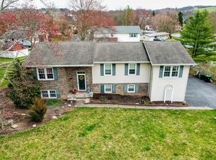 385 Pershing Dr, Orwigsburg, PA 17961