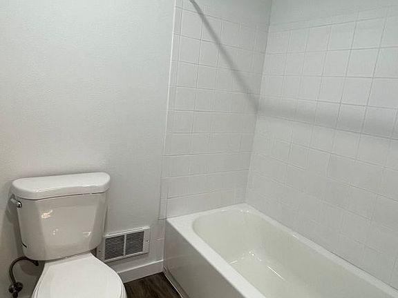 4th image of 821 4th Ave N #821