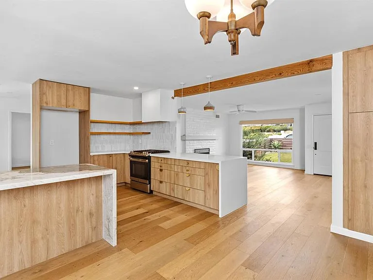 1009 La Tierra Dr — Photo 7