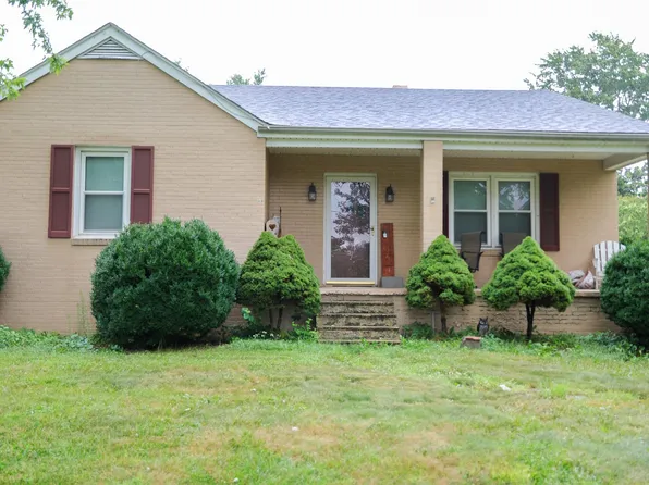 44 Stuart Ave, Stuarts Draft, VA 24477