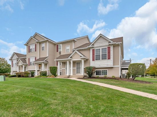 3540 Woodside Ct, Joliet, IL 60431