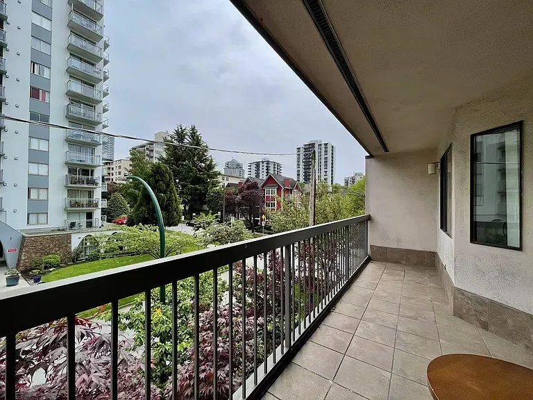 1405 Haro St #302 — Photo 12