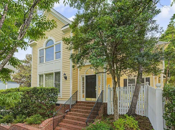 102 Winston Ridge Dr, Chapel Hill, NC 27516