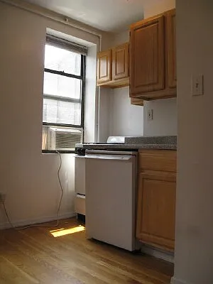 Rented by Tower Brokerage | media 28