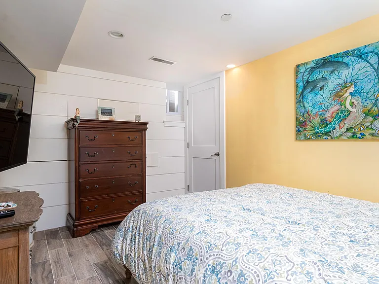 37 Middle St #1 — Photo 17