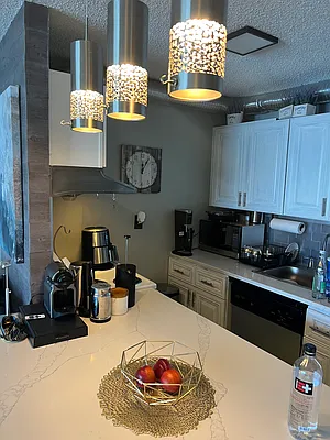 Rented by Compass | media 25