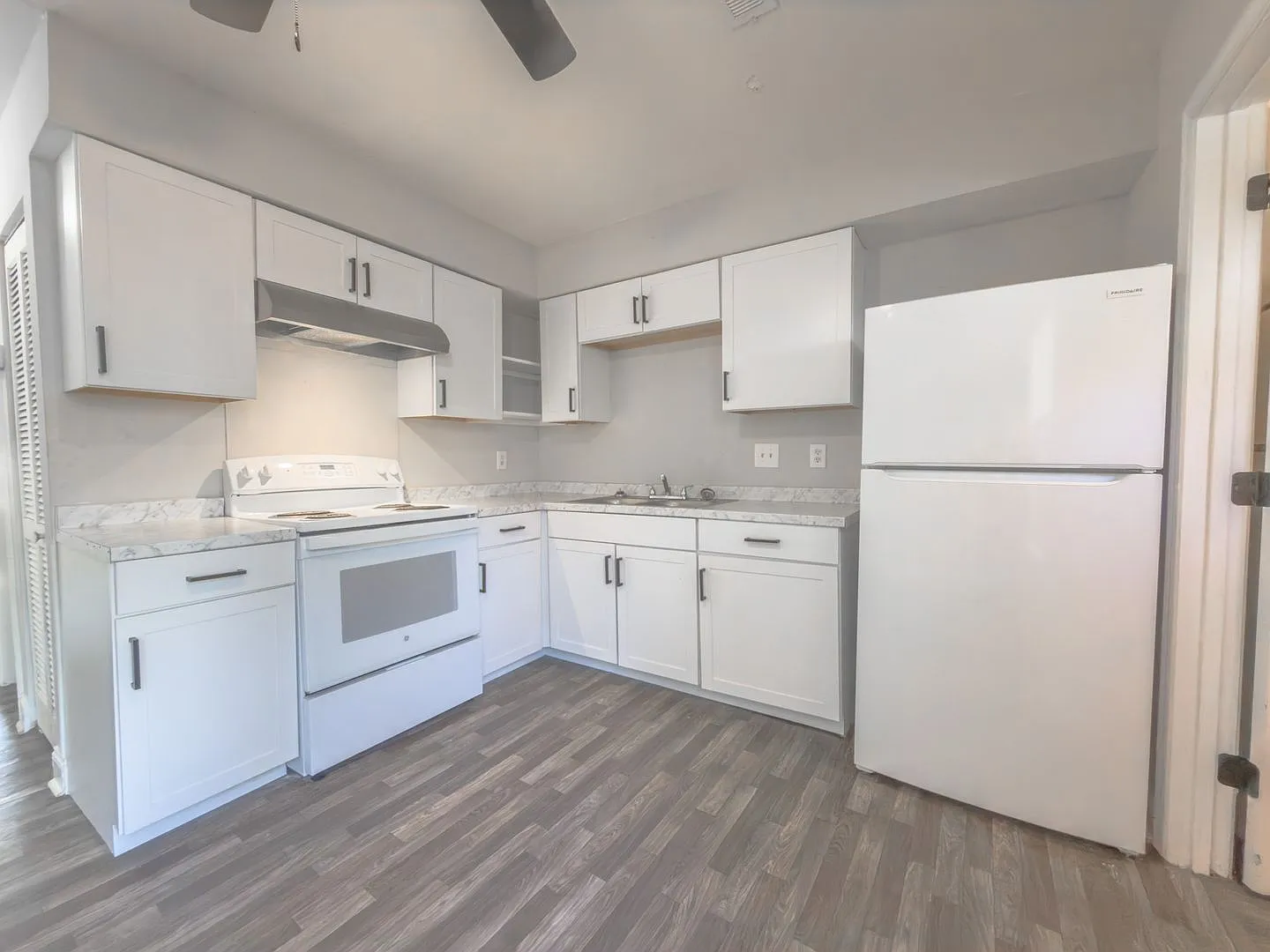 Charming 3BR Home in West Ashley — Photo 2