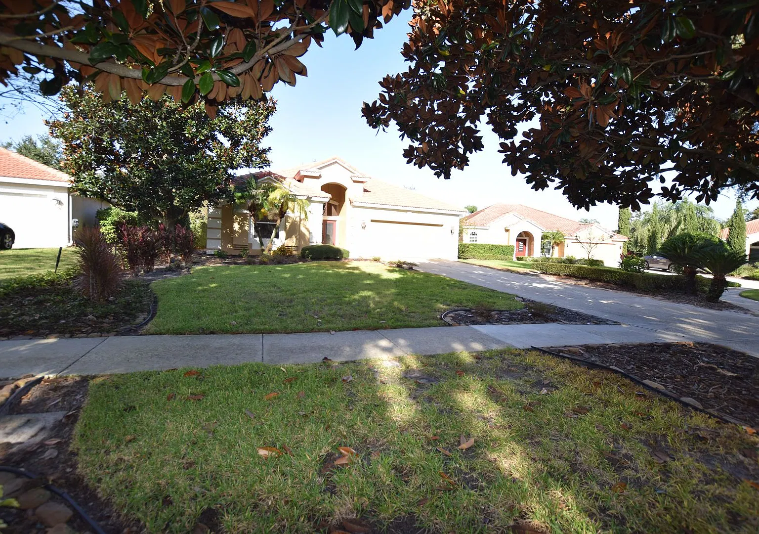 This charming 3-bedroom, 2-bathroom single-family home for rent at 6342 Crestmont Glen Lane — Photo 3