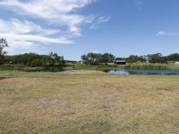 2 AC Coughran Rd, Pleasanton, TX 78064