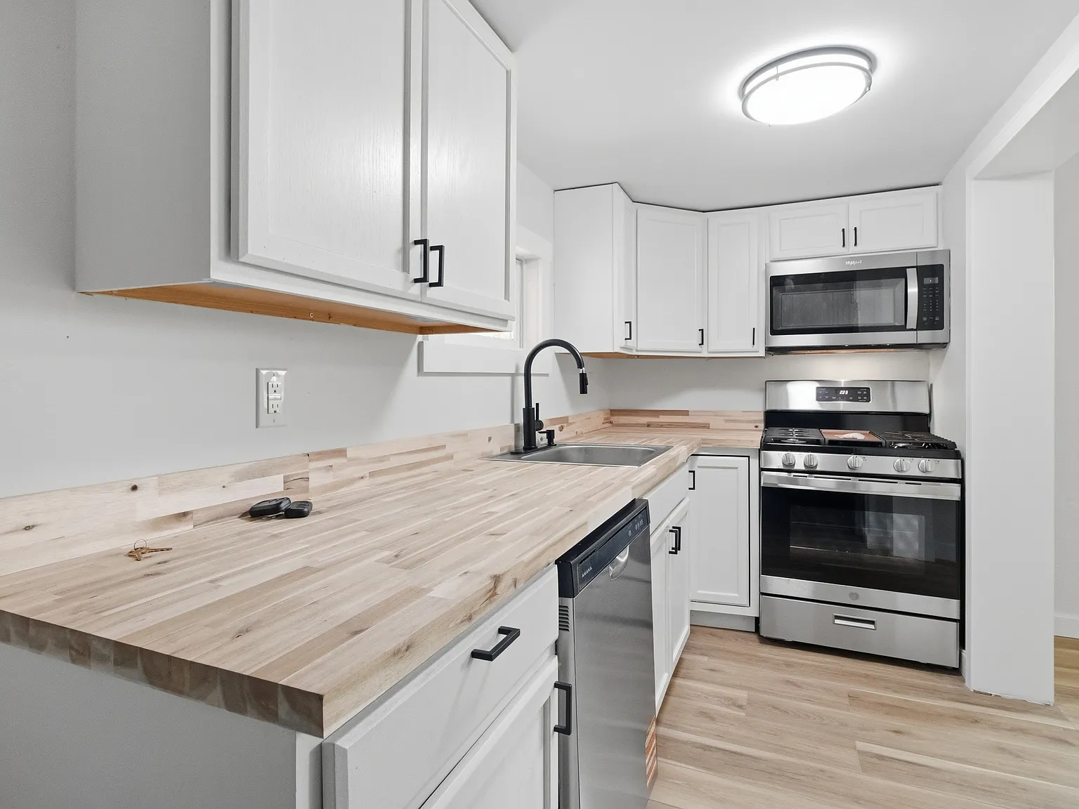 4 bed, 1455 sqft, $1,500 — Photo 2