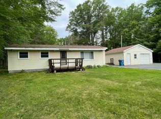 1549 N Seven Mile Rd, Sanford, MI 48657