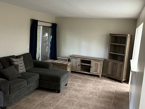 5th image of 140 Orchid Woods Ct APT 3C