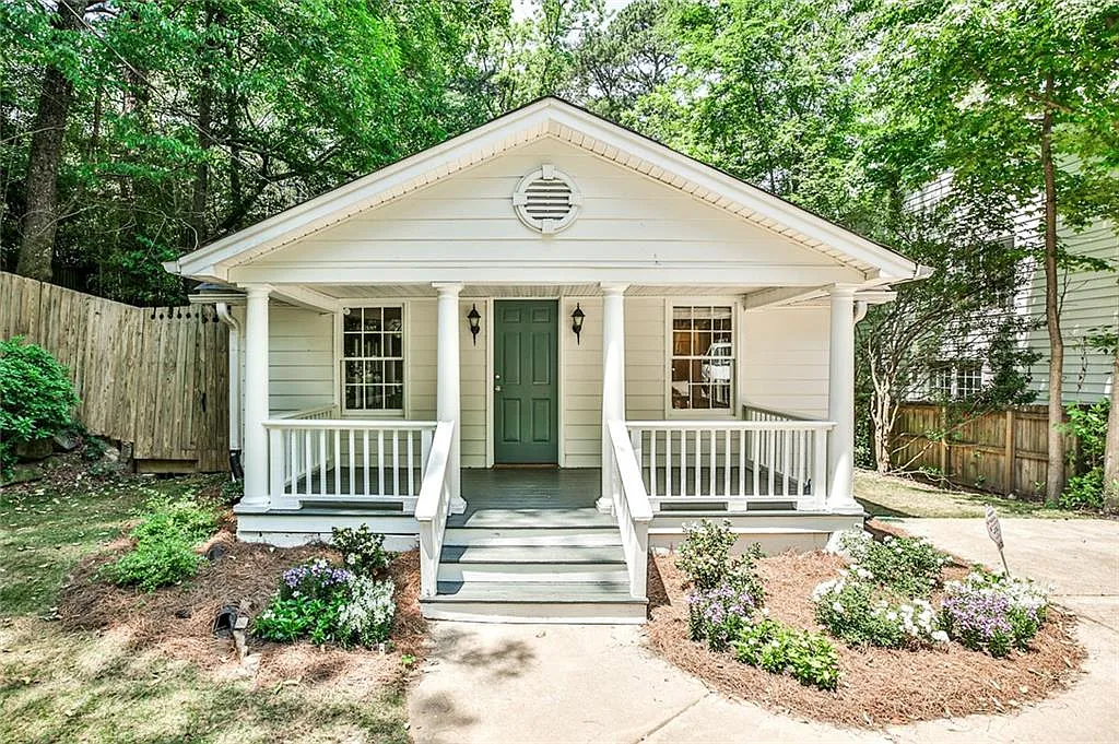1820 Claremont St NW — Photo 1