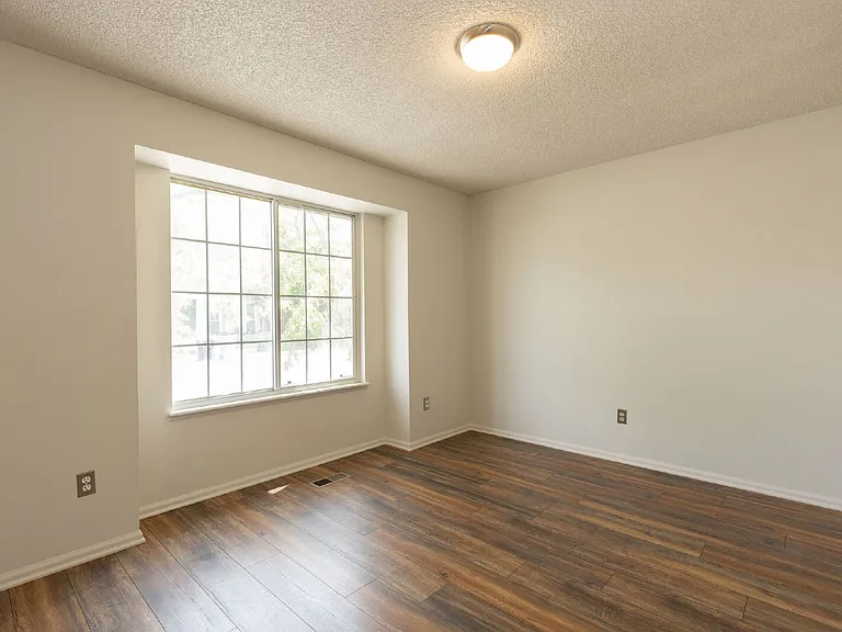 1610 Ervine Ave — Photo 19