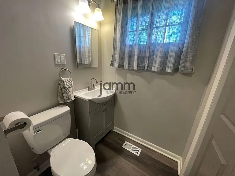 635 Yacavona St — Photo 11