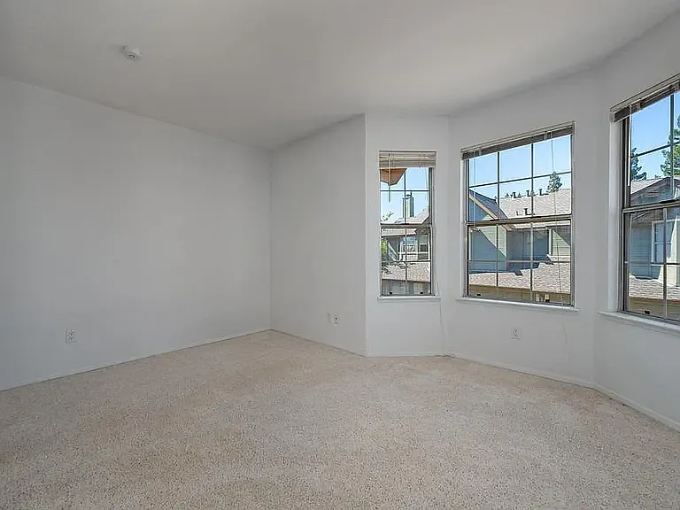 21 Marty Cir — Photo 38