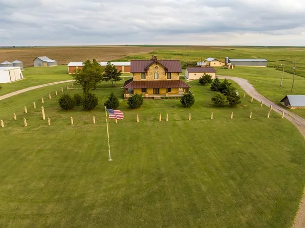 2680 Grants Villa Rd, Victoria, KS 67671