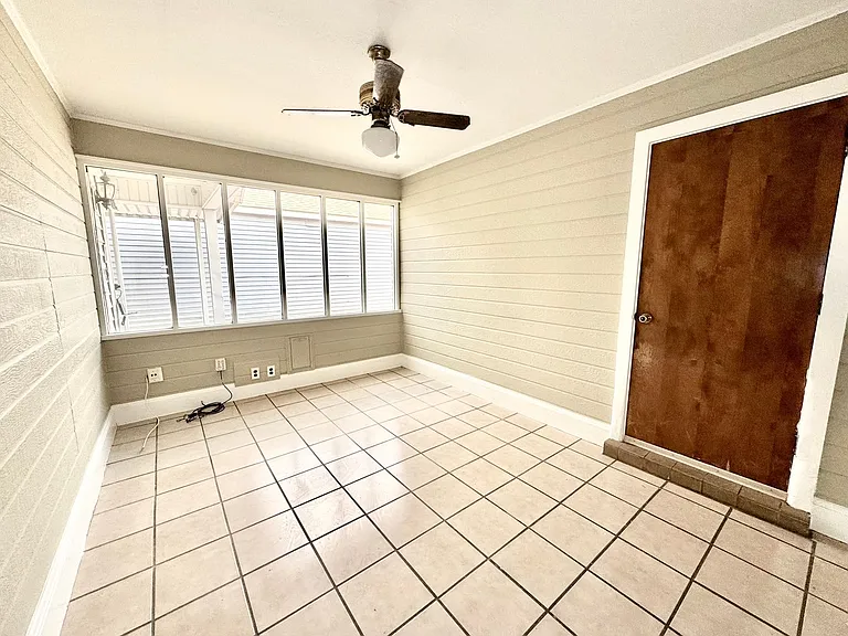 10734 Erin Vale Ave — Photo 17