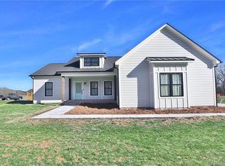 2006 Brookstone Trl, East Bend, NC 27018