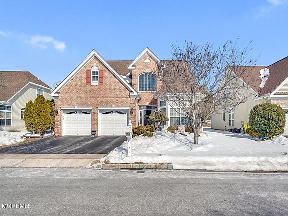 2nd image of 21 Jumping Brook Drive