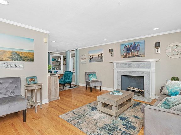 3rd image of 76 Holly Hill Cir