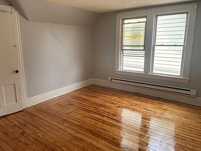 26 Elizabeth St #3 — Photo 5