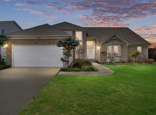 31262 Country Ridge Cir, Farmington Hills, MI 48331