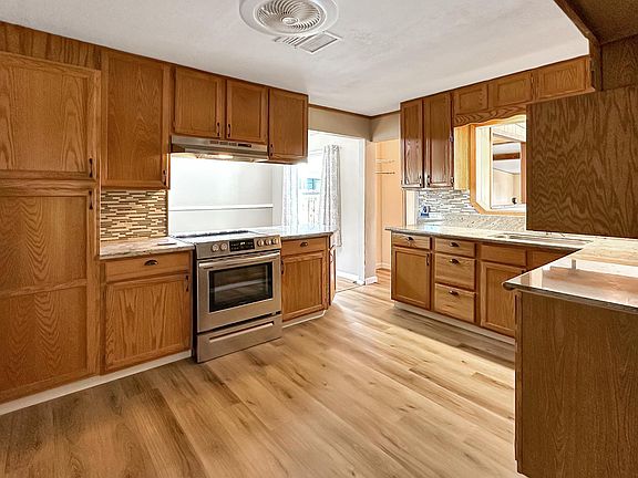 4th image of 404 E San Mateo St