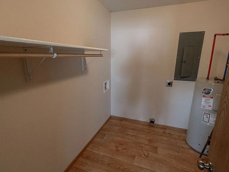 1540 Florence Dr — Photo 10