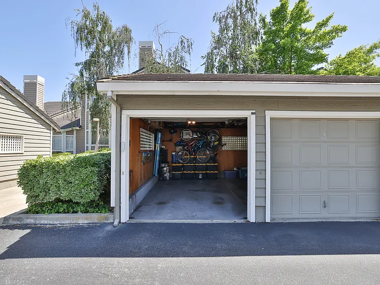 5924 Bridgeport Lake Way — Photo 22