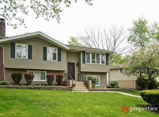 519 Cambridge Dr, Schaumburg, IL 60193