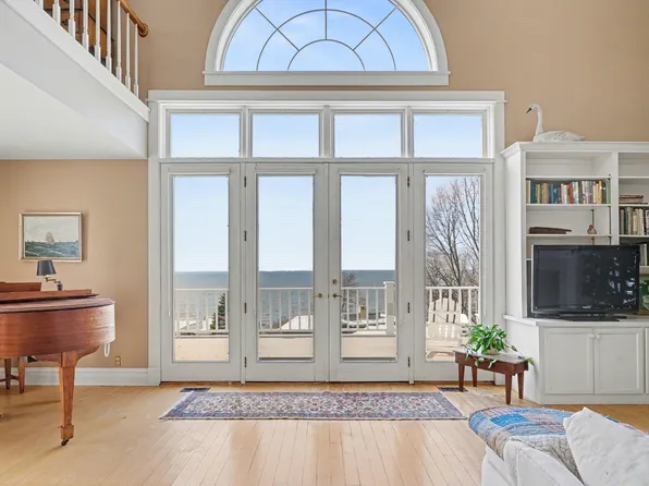 17778 N Shore Estates Rd, Spring Lake, MI 49456