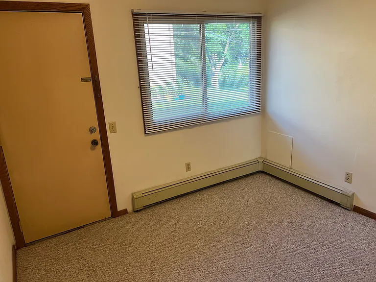 2512 Valley St #8 — Photo 7