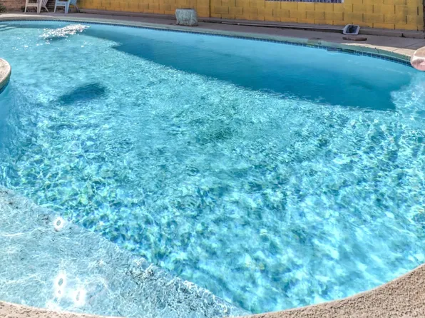 1305 Palm St, Henderson, NV 89011