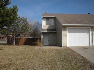 1030 SW Amhurst Ct, Topeka, KS 66604