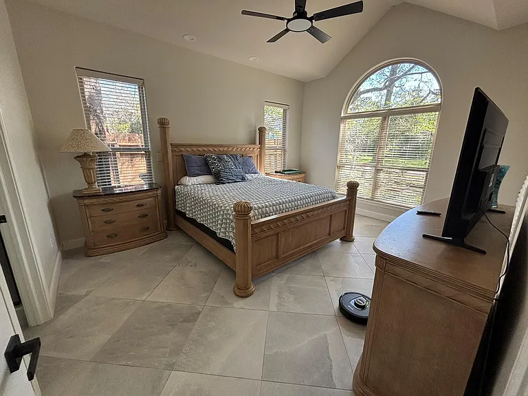 119 April Waters Dr W — Photo 4