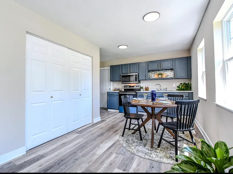 231 Dayton Ave — Photo 2