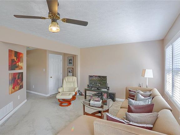 4th image of 218 Cranbrooke Dr
