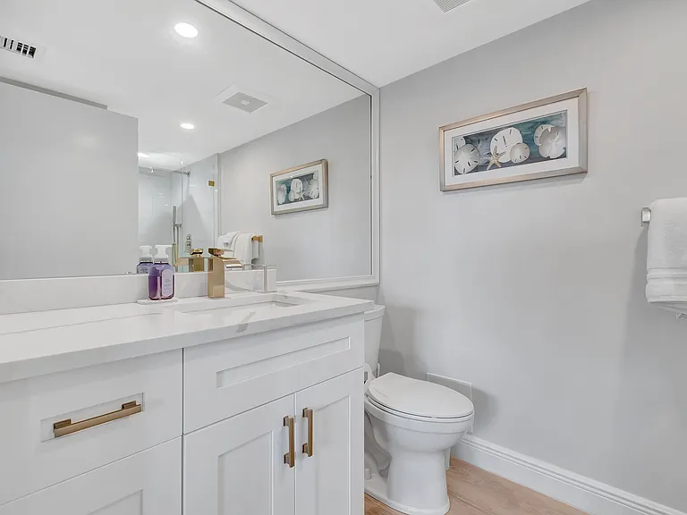 1 Harbourside Dr #4502 — Photo 32
