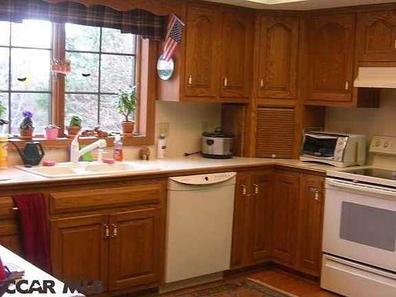 3rd image of 1781 Cambridge Dr