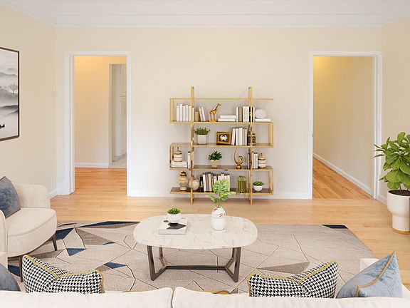 4th image of 305 W 45th St APT 4J