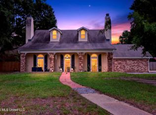 114 Linnet Dr, Ocean Springs, MS 39564