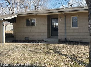 6624 SW Arborglade Ln, Topeka, KS 66619