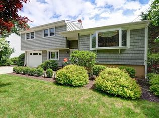 107 Cynthia Dr, Fairfield, CT 06824