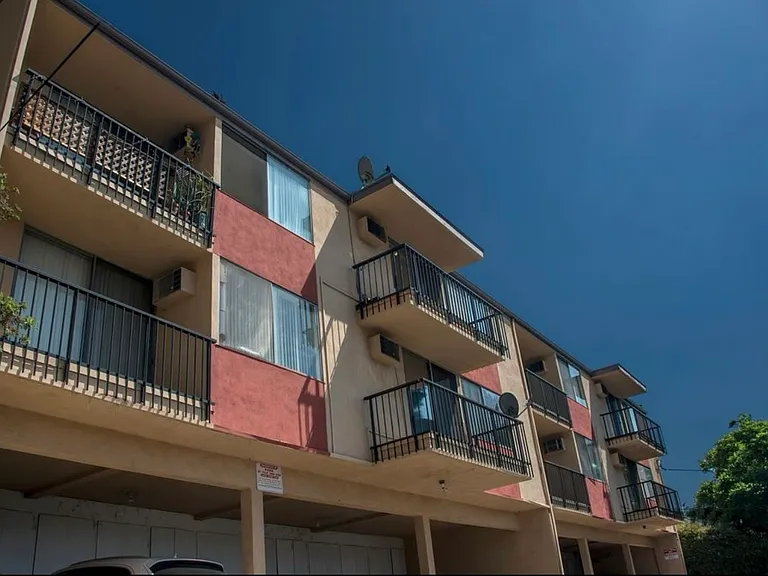 2101 E Charlotte St #20 — Photo 17