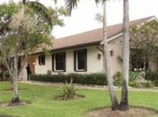 2220 Nova Village Dr, Davie, FL 33317