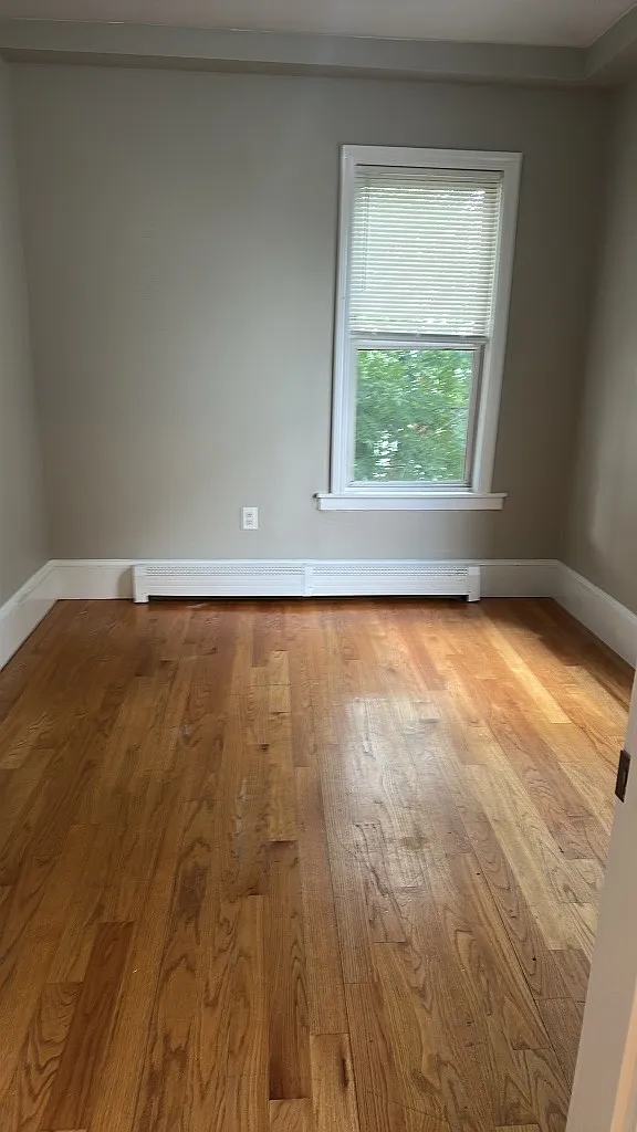 4 bed, 9999 sqft, $3,765 — Photo 4