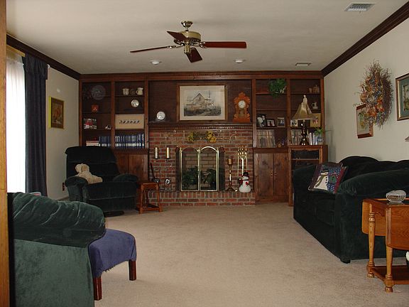 Family Room, FP, Trim